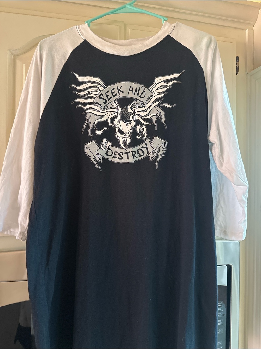 Metallica Tour jersey 09-09 Raglan Long Sleeve Graphic Tee